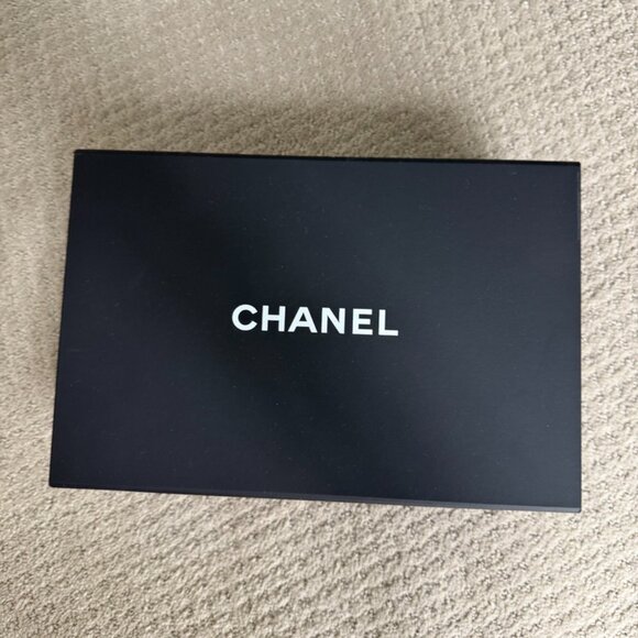 CHANEL Box Storage Gift Box & Ribbon - Picture 1 of 12